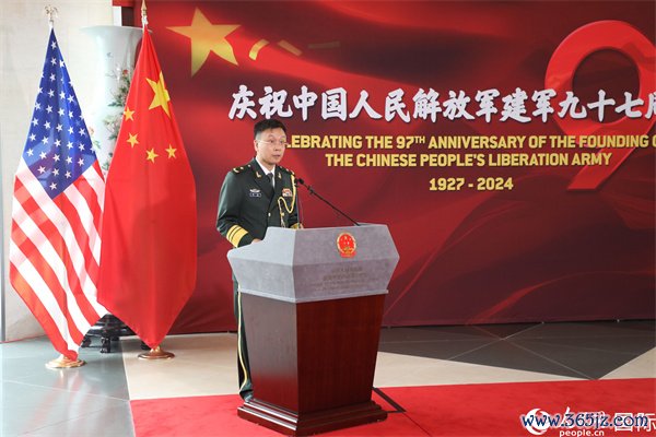2、在招待会上,中国驻美国使馆刘展国防武官发表致辞。