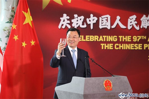 1、中国驻美国大使谢锋出席招待会并发表致辞。